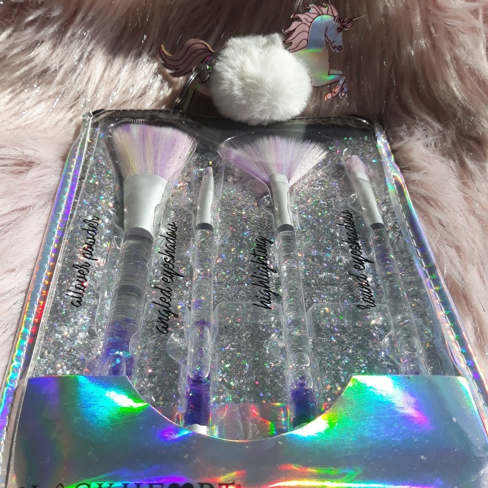 HotTopic Blackheart  Pastel glitterMake-Up Brushes